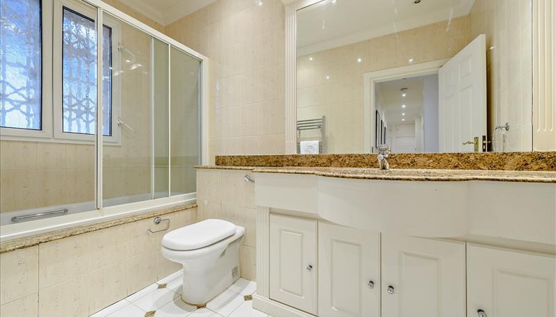 Bath 1.jpg