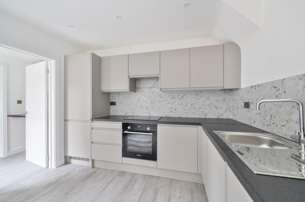 1318723-9-686507f...