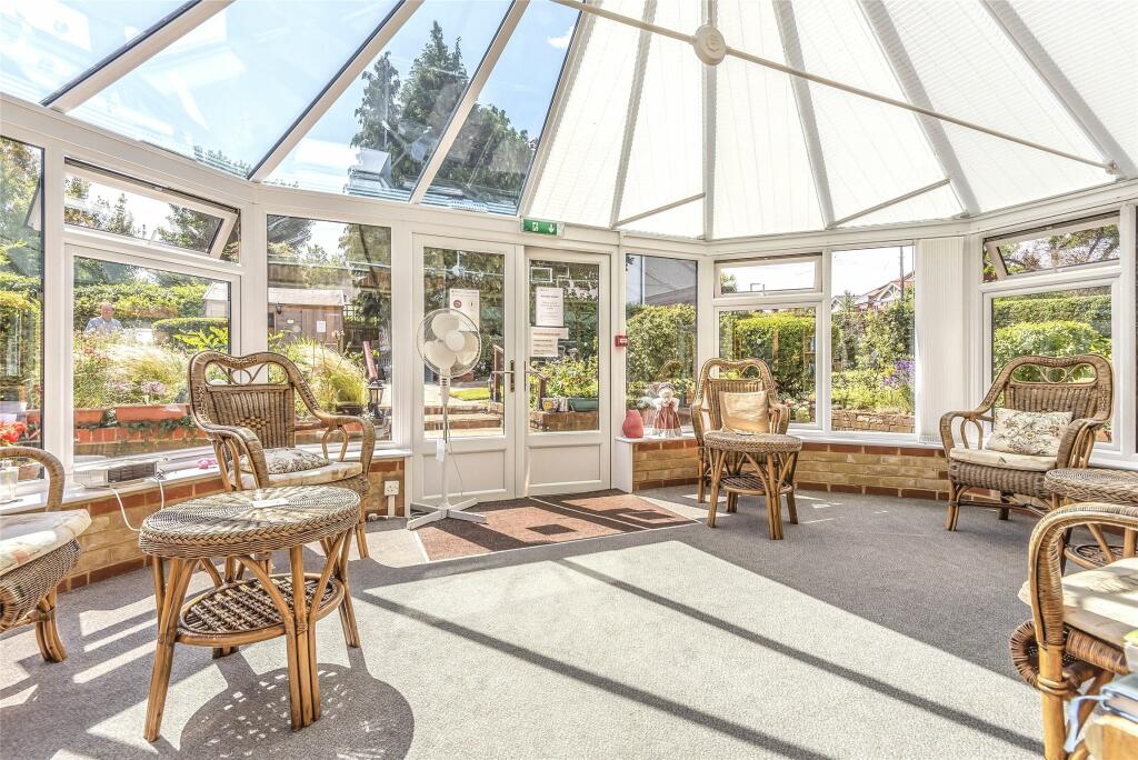 Residents Sun-Lounge