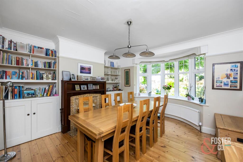 Surrenden Crescent 32-017.jpg