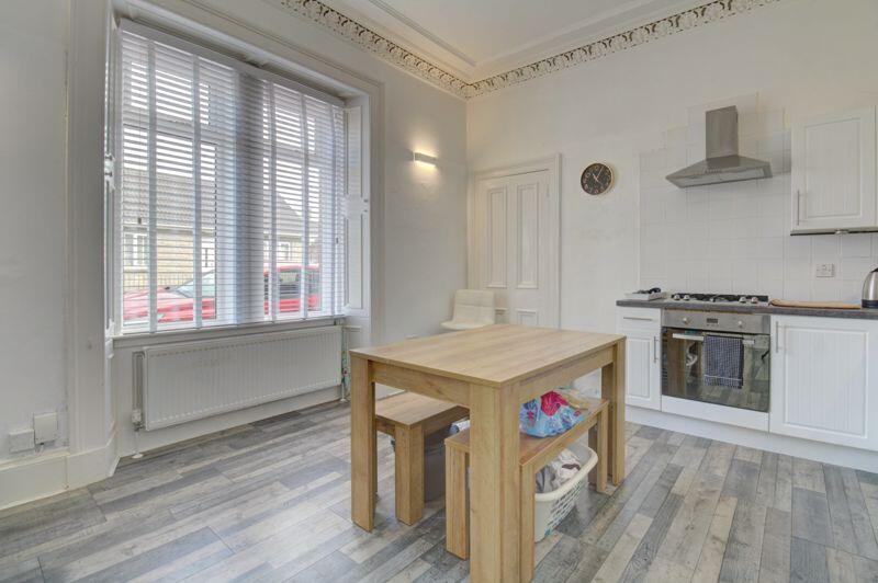 Kitchen / Lounge
