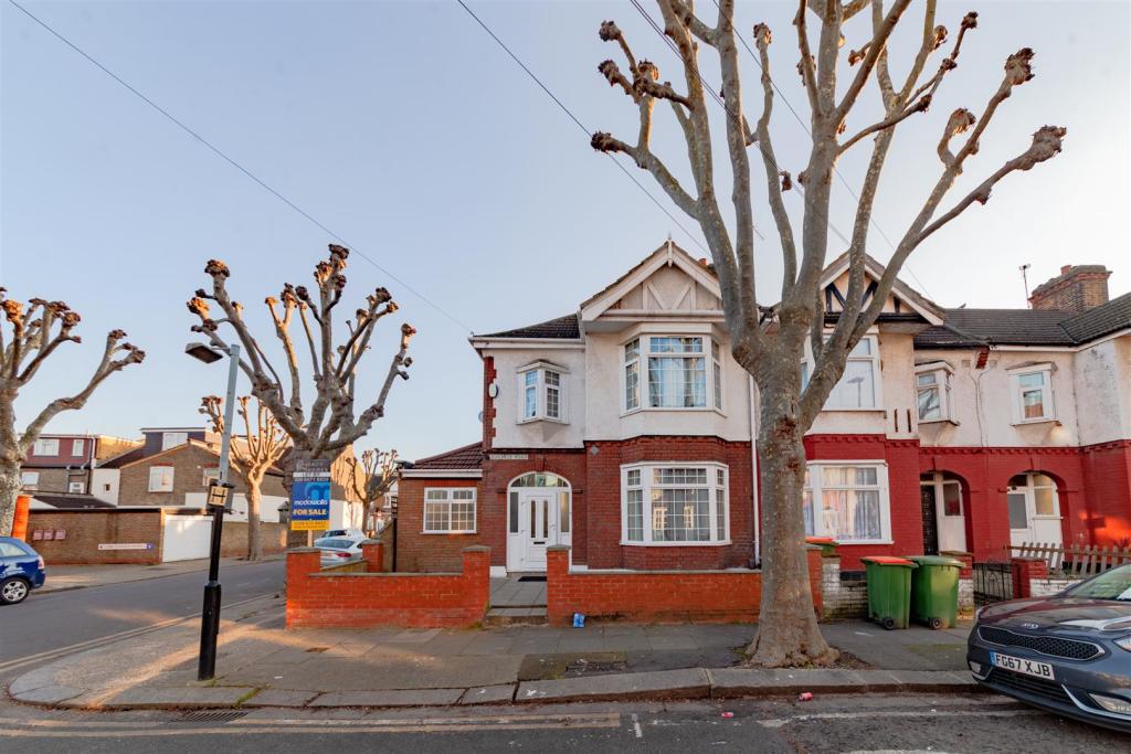 EustaceRd_EastHam_E63NE (19).jpg