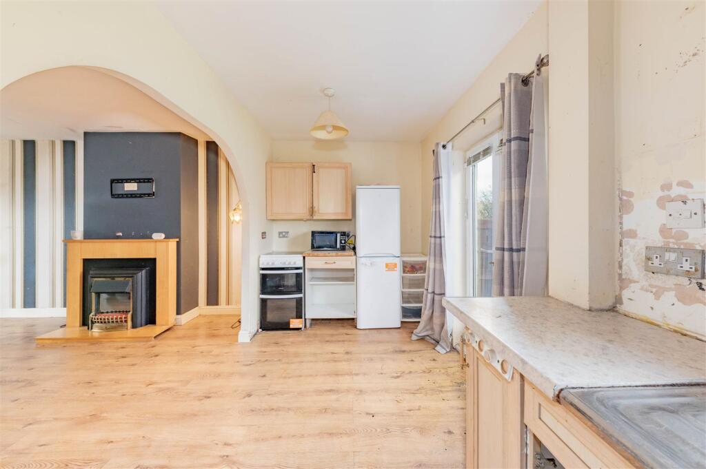 27 Balmoral Avenue Dundee-11.JPG