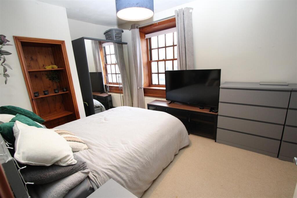 bedroom 1.jpeg
