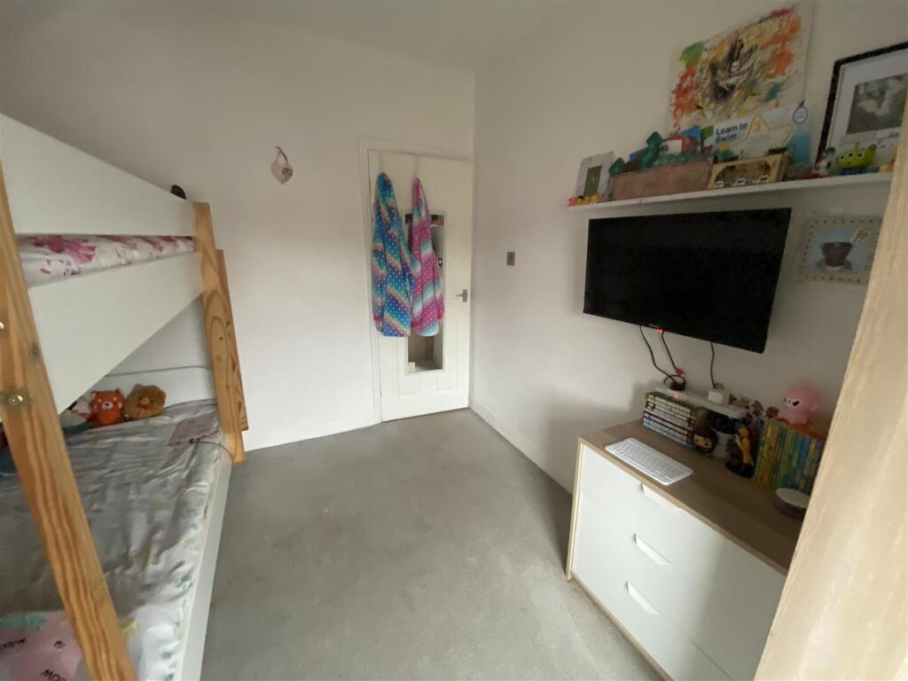 Bedroom no.2 front double: