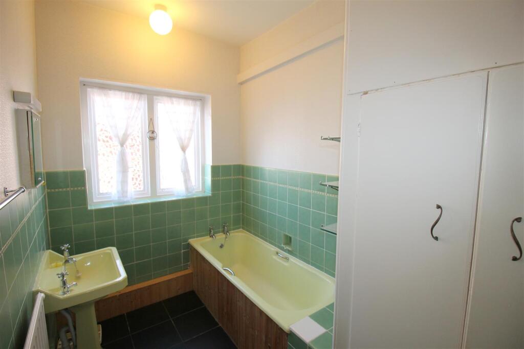 Fairhaven Road, 12 - Bathroom.JPG