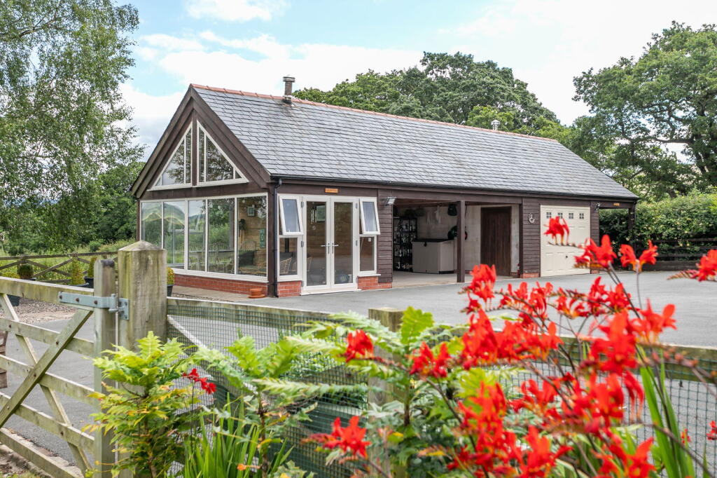 Sandalwood, Long Lane, Scorton, Preston, PR3 1DB