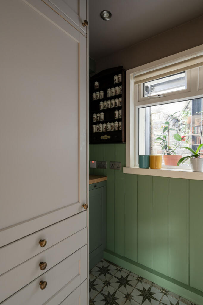 258418 - Lordship Lane, London SE22 - high res ...