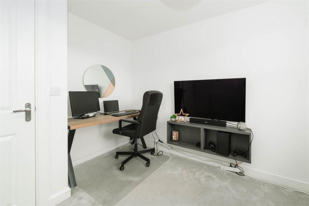 Bedroom1-2.jpg