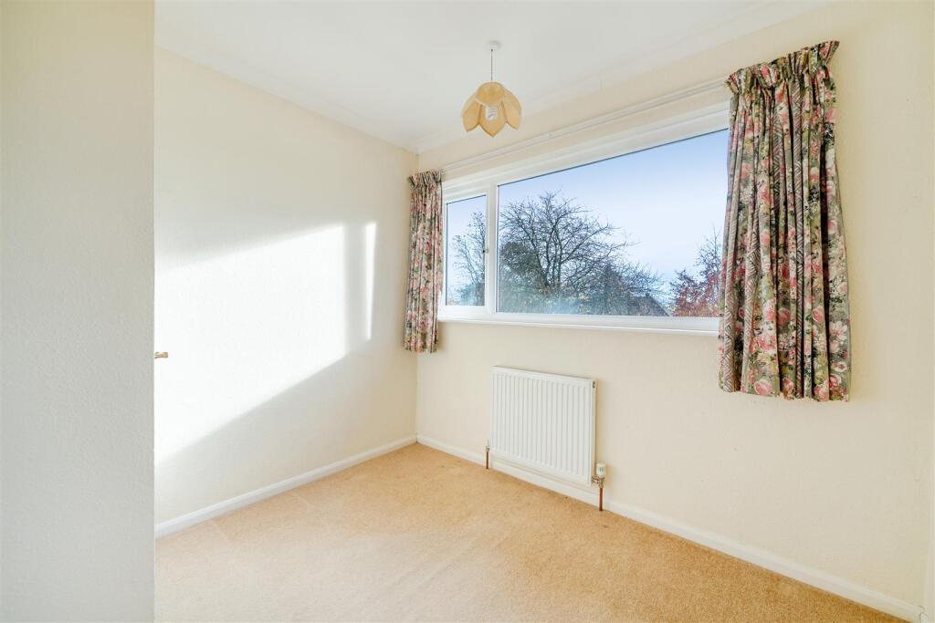 1 Bradden Way, Greens Norton (9).jpg