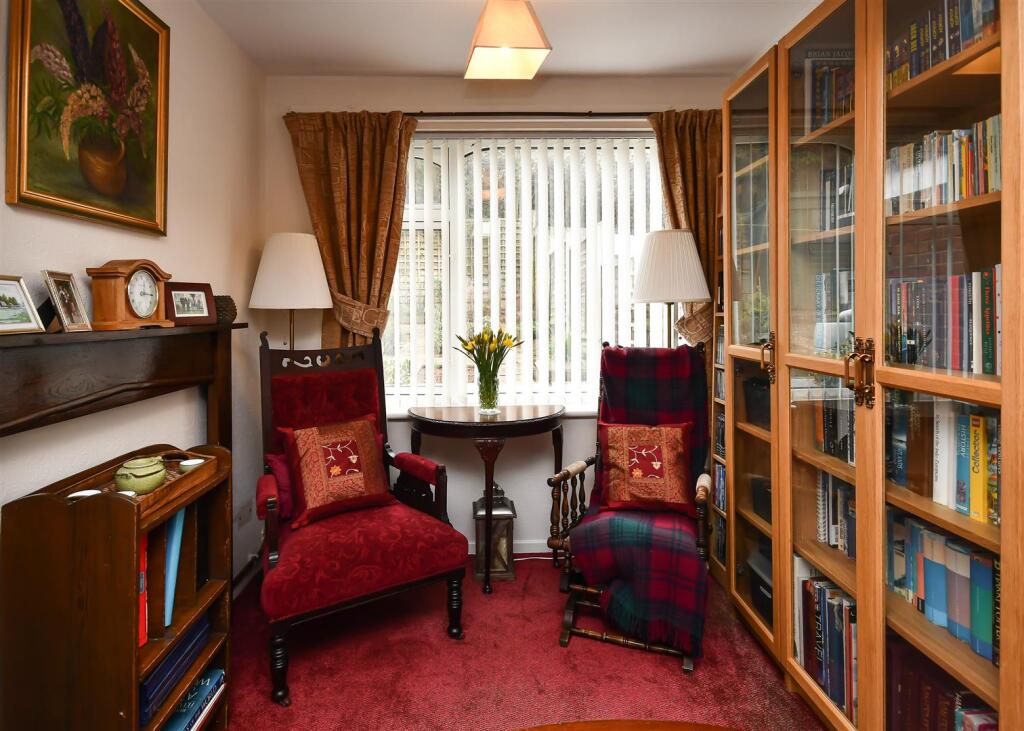 10 Battlefield Lane-Sitting Area.jpg