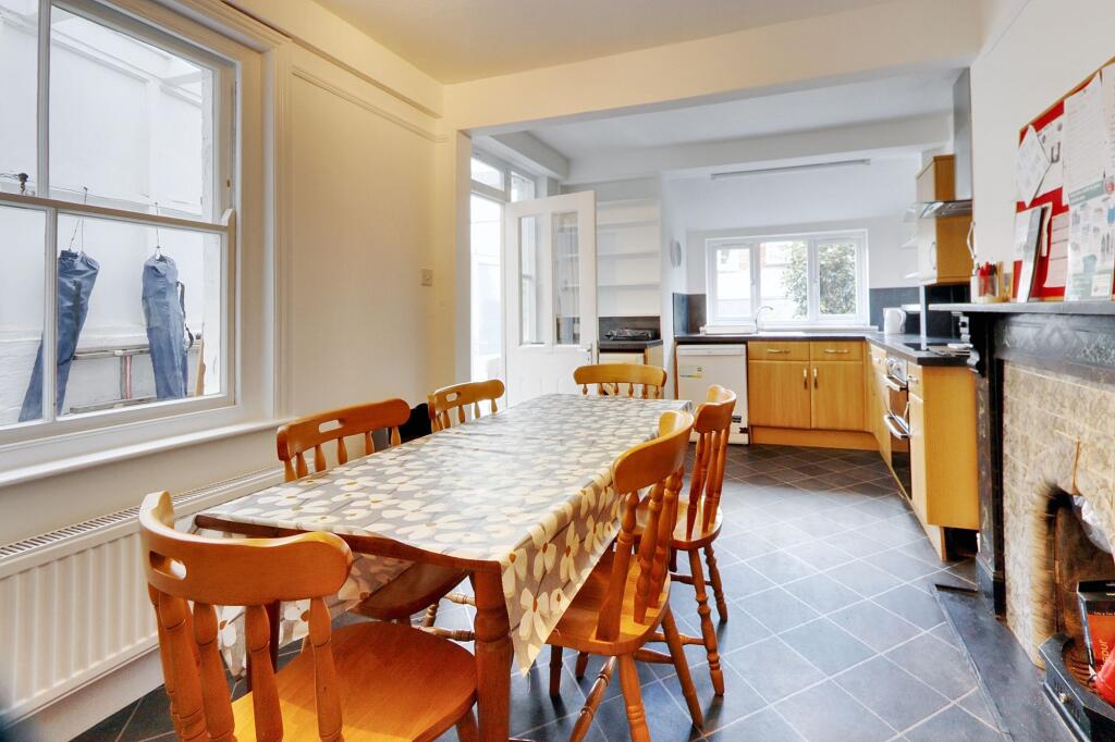 Kitchen diner