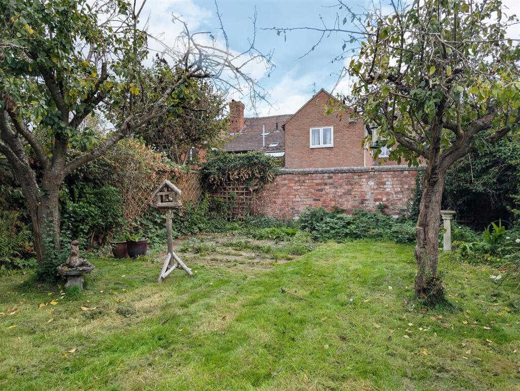 garden corner.jpg
