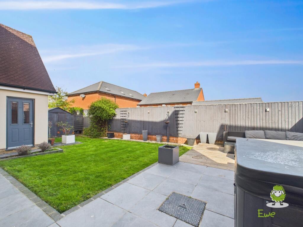 EweMove Estate Agents Basingstoke - Rockbourne Roa