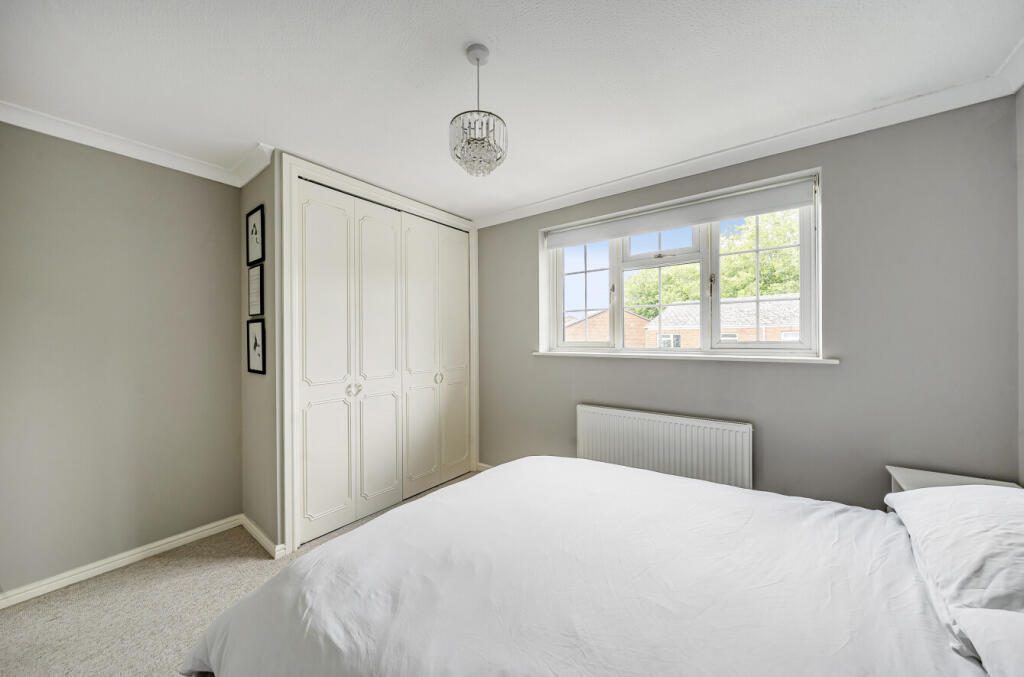 1315624-4-685af61...