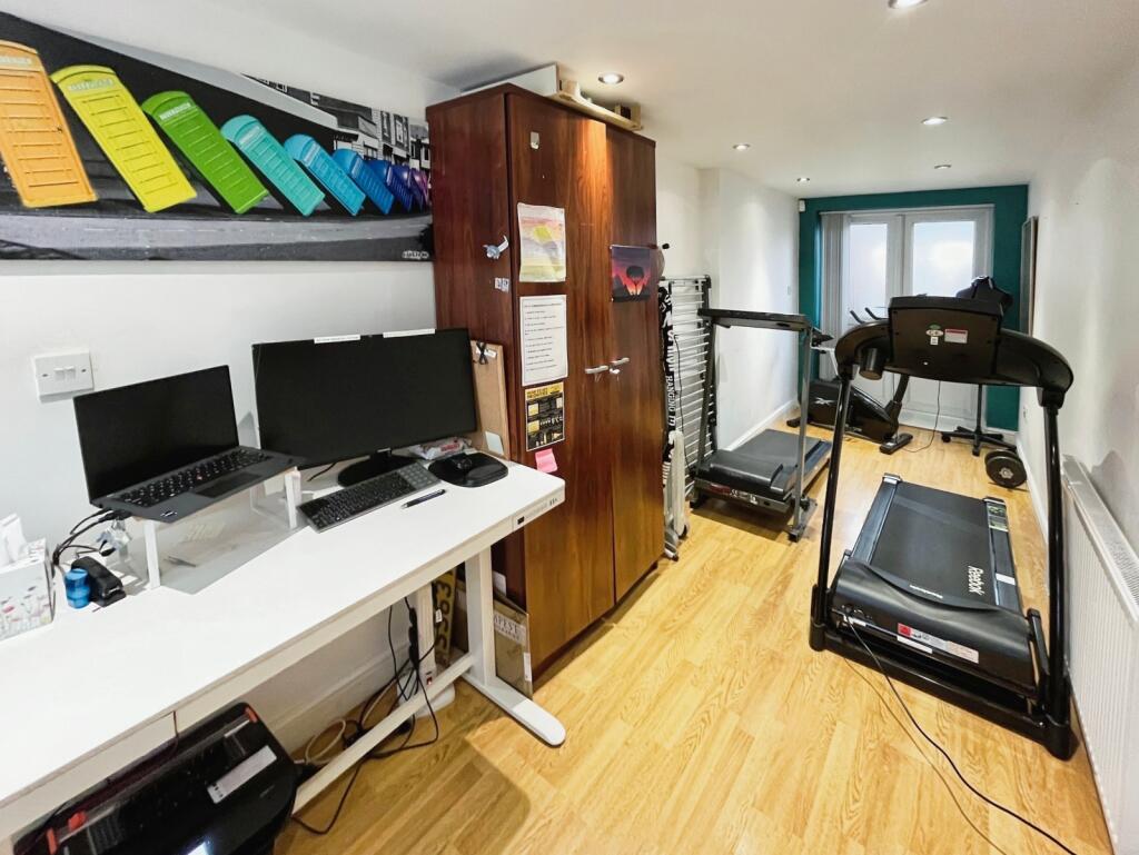 Office/Bedroom 5