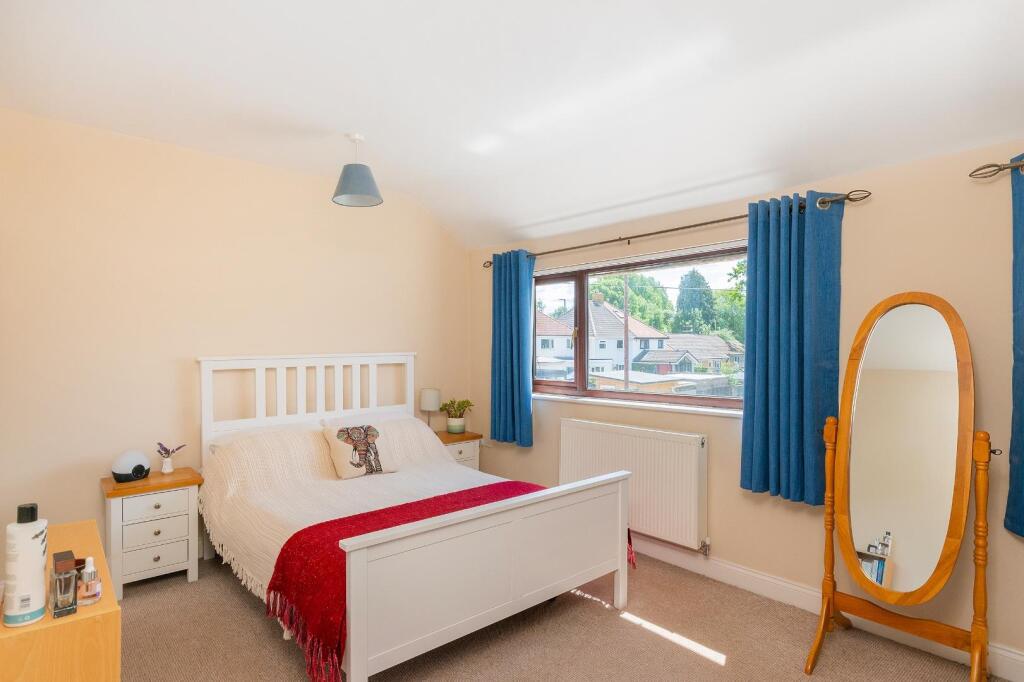 0S4RAV - Bedroom A.jpg