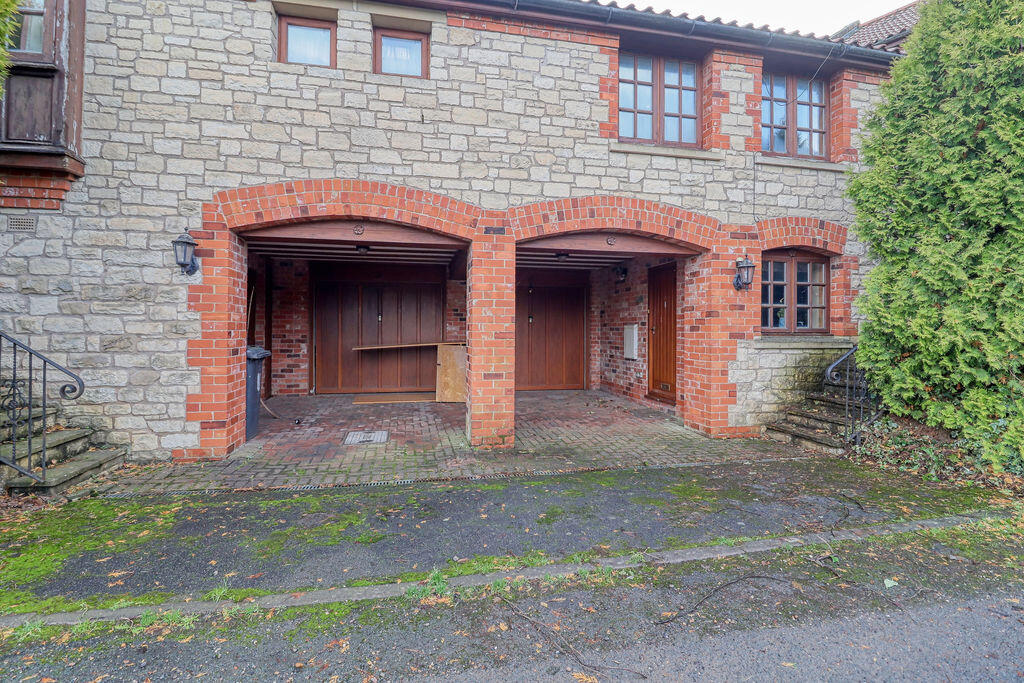Carport + Garage