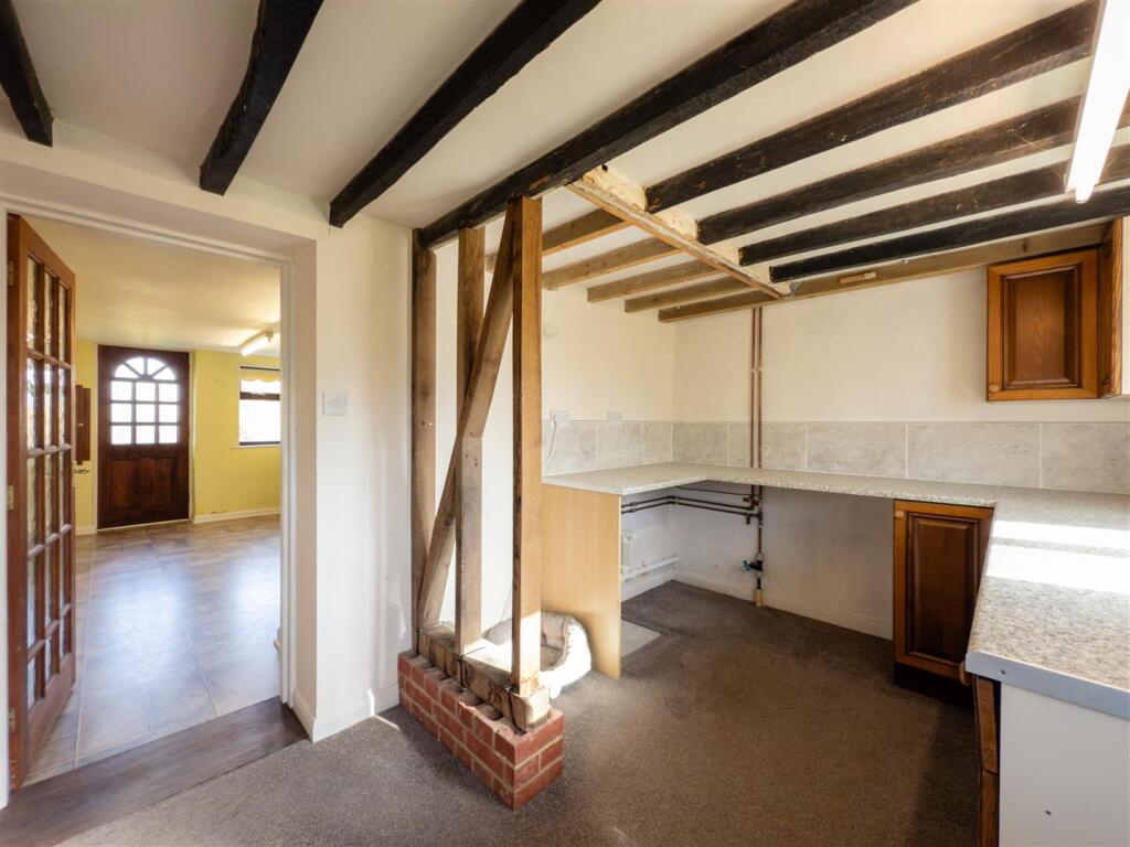 20250307111000 - IMG_4690 - 124 The Green, Wickham