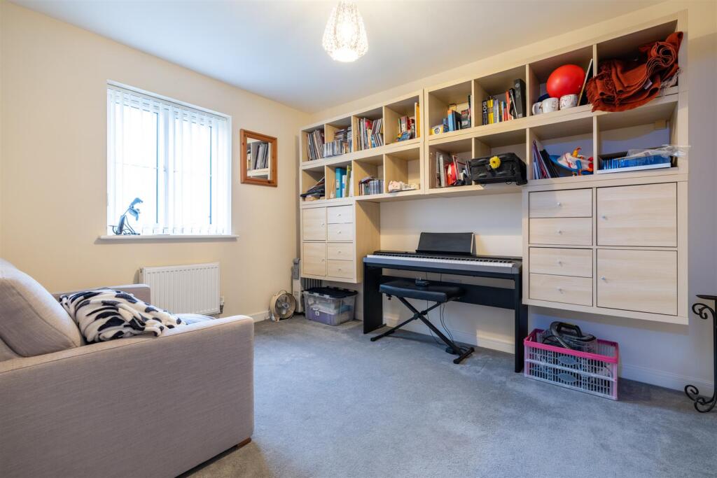 bedroom 2 .jpg
