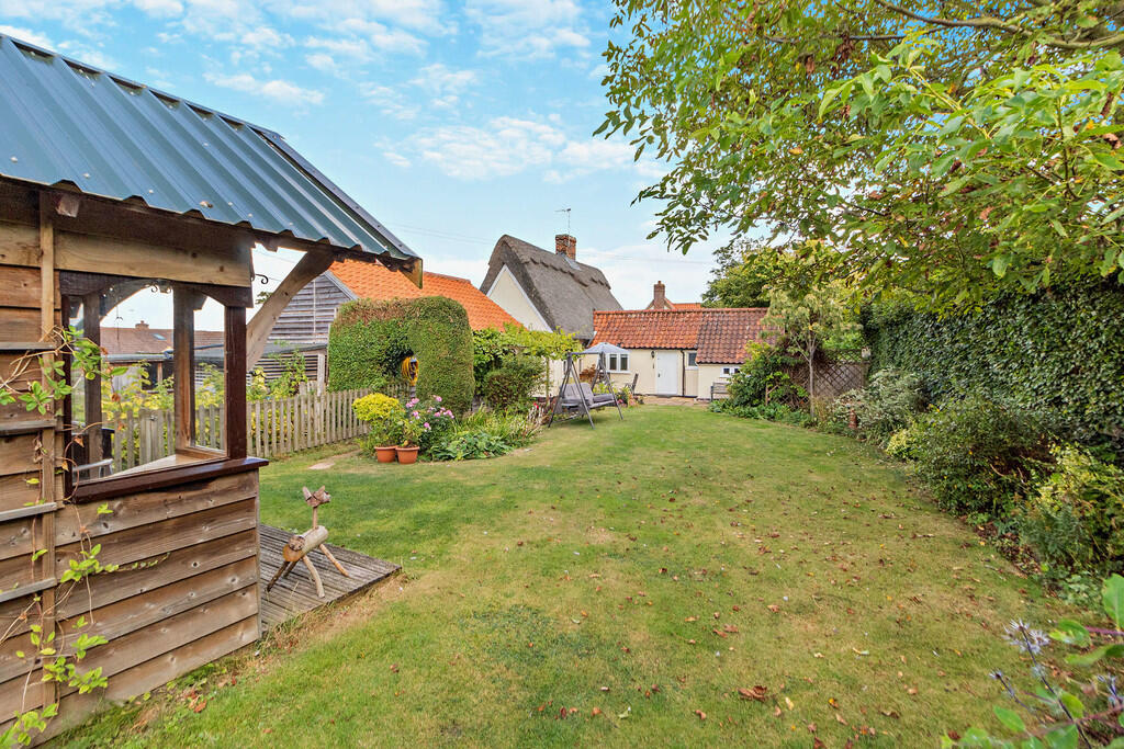 8618375-exterior0...