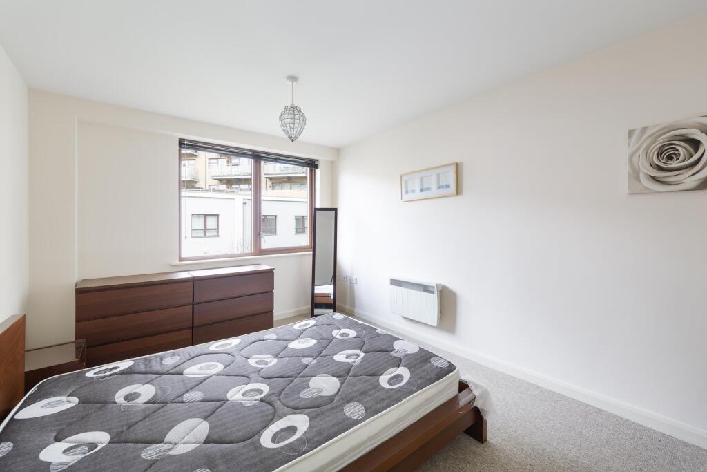 Bedroom ()
