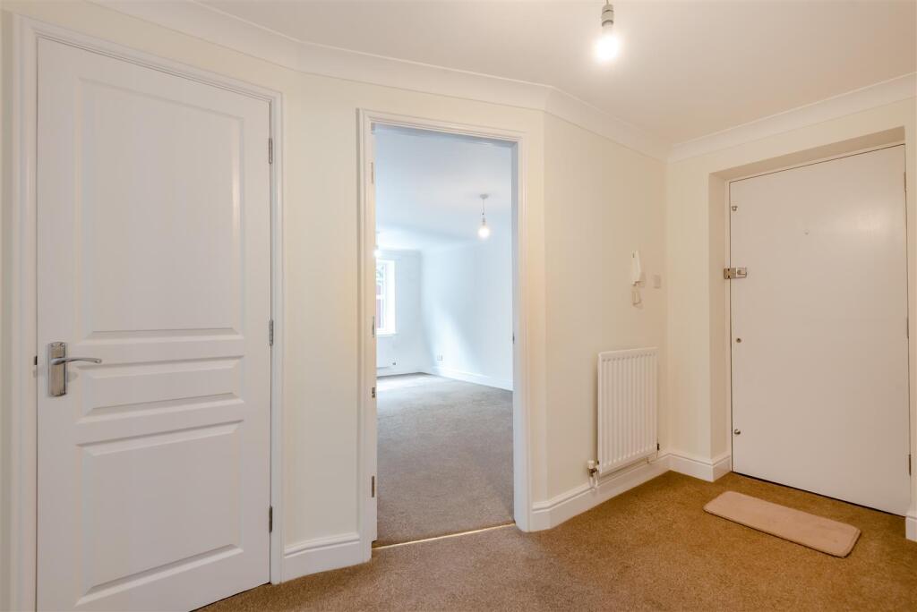 8566513-interior02.jpg