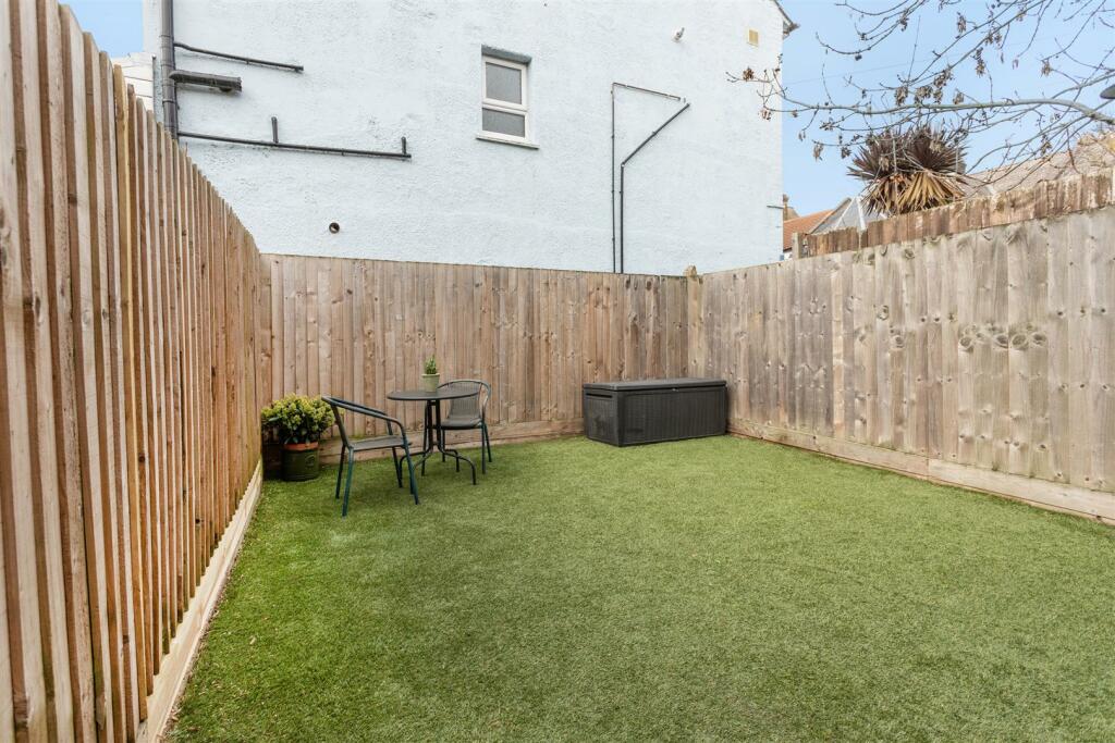 59 Fairbourne Road,-20 2.jpg