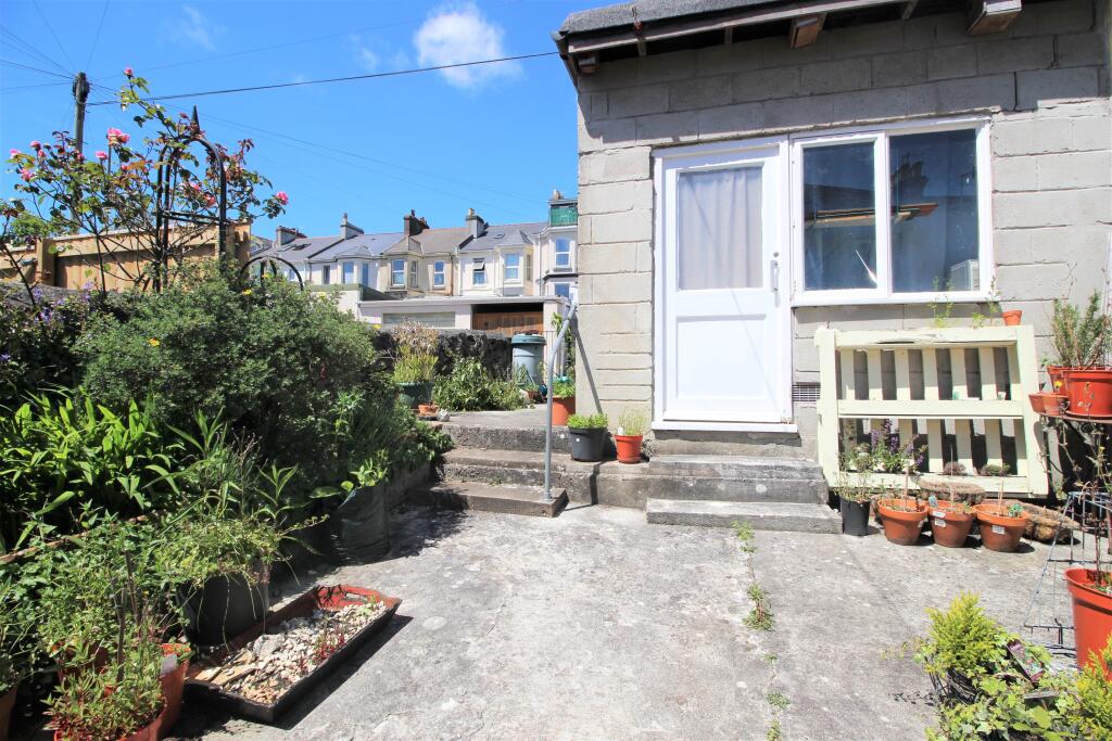 Communal courtyard (