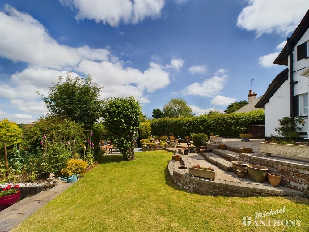 CAM02773G0-PR0140-STILL001-thumbnail-h750-70