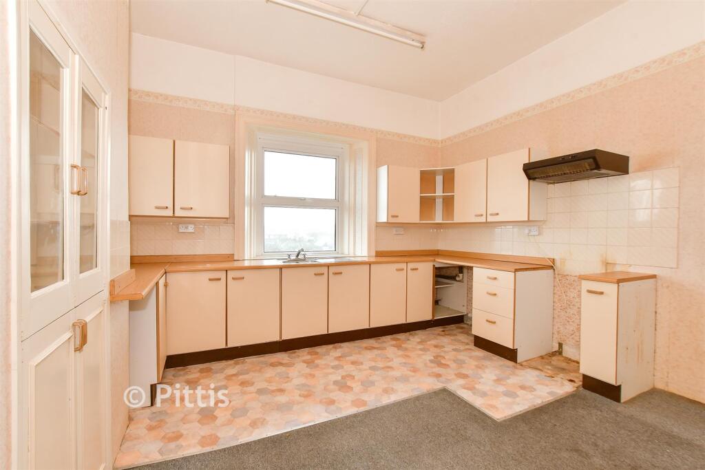Kitchen/ Dining Room