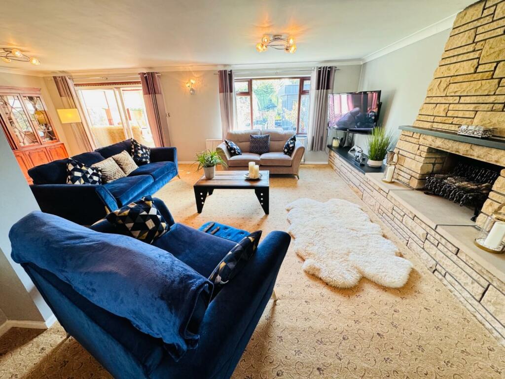 SITTING ROOM