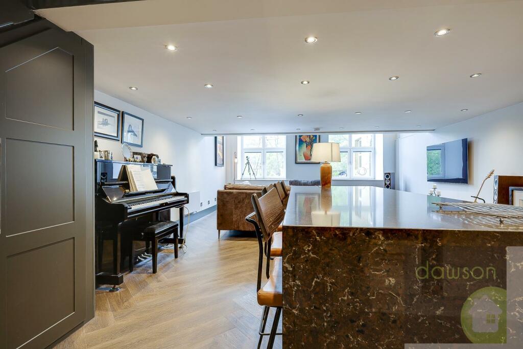 Lounge/Kitchen