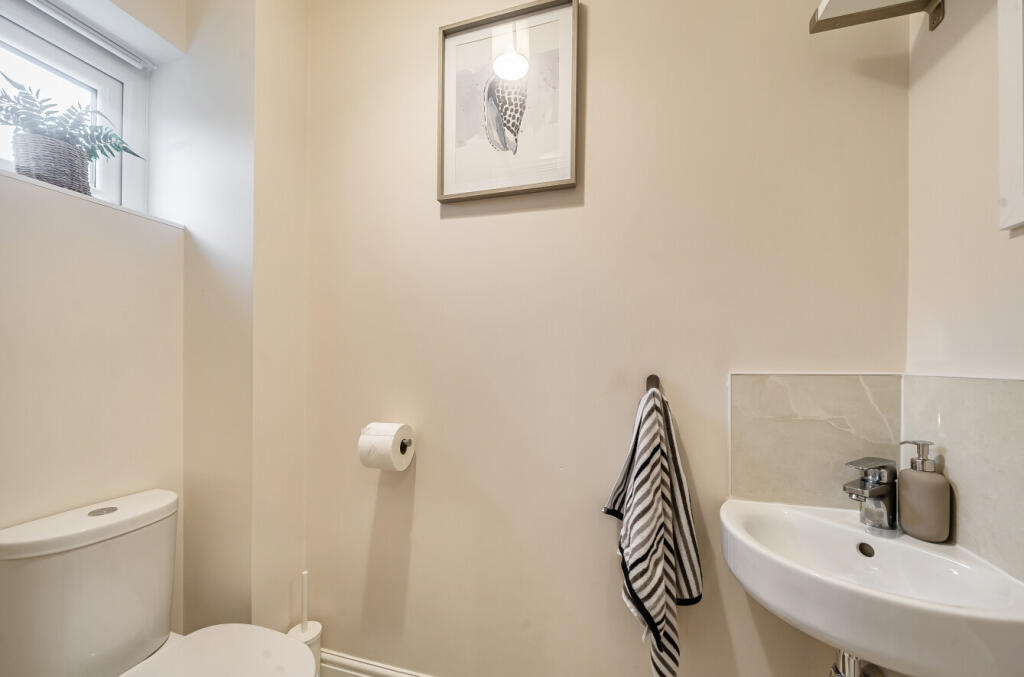 1313342-17-685ad7...