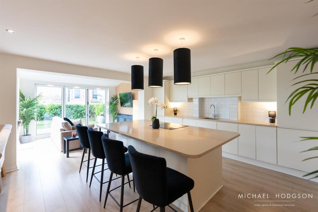 6, Normanby Court-33.jpg