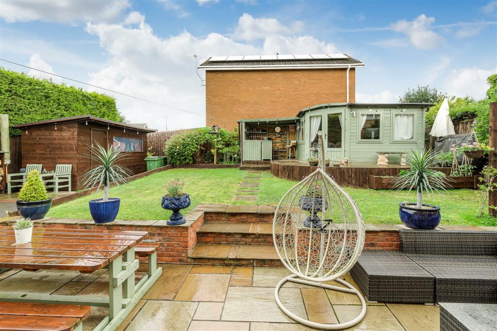 1 Burton Close, Tamworth