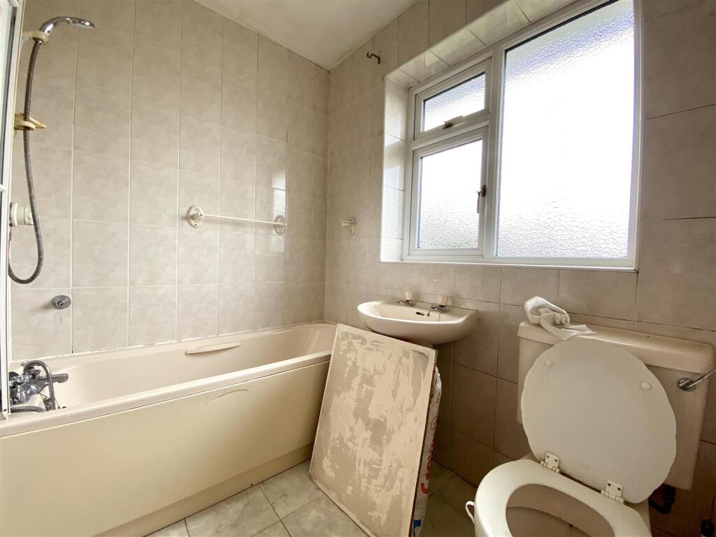 Bramleys Estate Agents - Heath Close - Linthwaite 