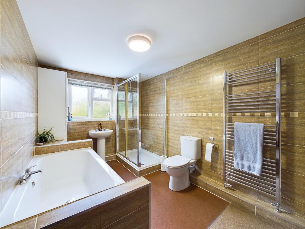 CAM03162G0-PR0165-STILL023