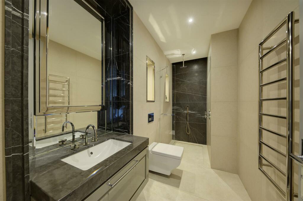 Bedroom 2 En-Suite