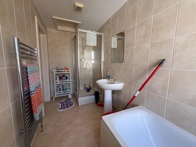 2, 9 ROCK STREET BATHROOM NEW 2.jpg