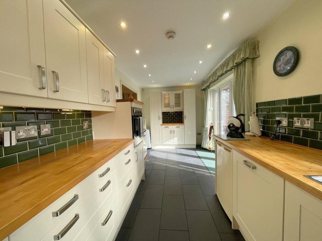 Kitchen/Breakfast Ro