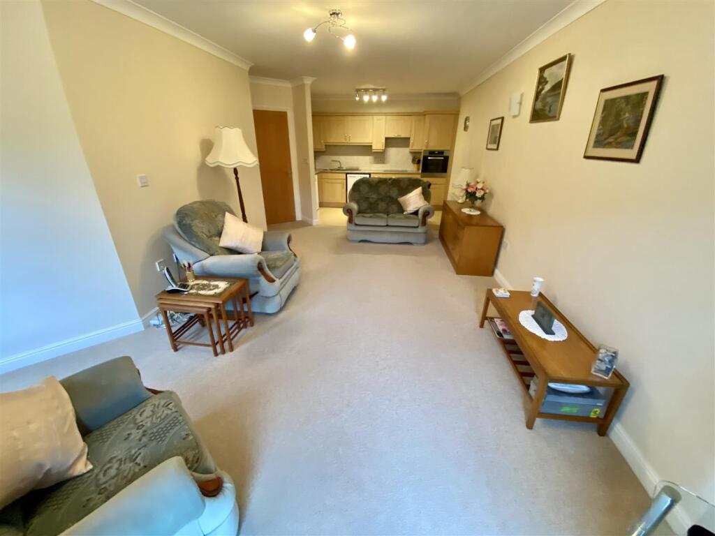 Bramleys Estate Agents - Kitson Hill - Mirfield (7