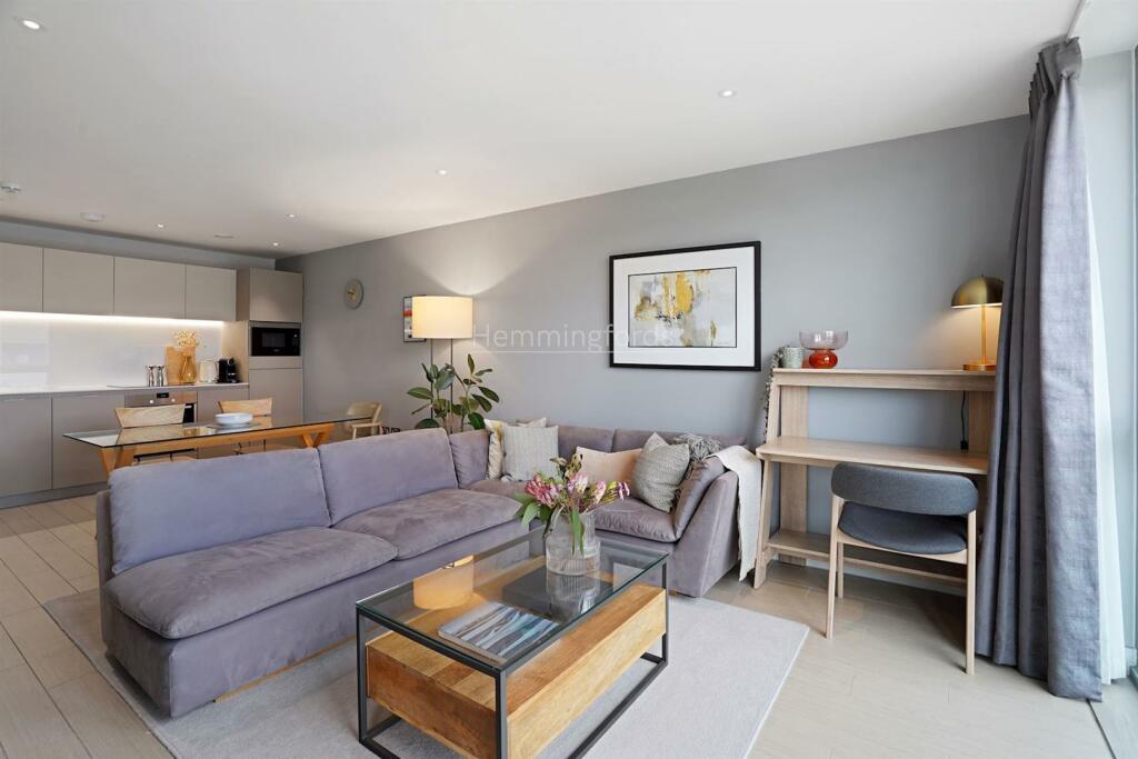 02-f66580641-MK-HMF-Flat 16, 18 Canalside Square-9