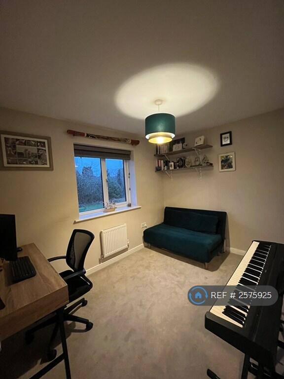 Single Bedroom/Office 