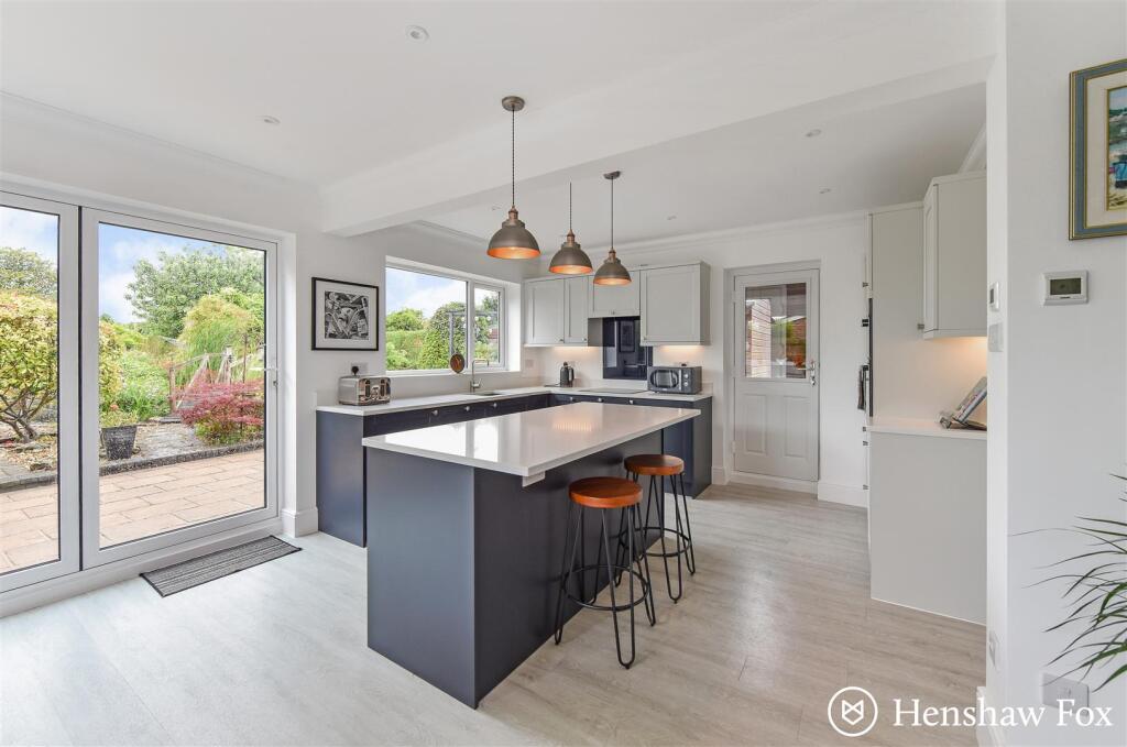 Ph27_5998362 - Copy.jpg