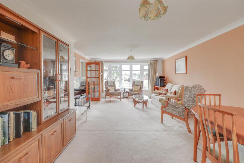 19 REEDS WAY INSIDE-21.jpg