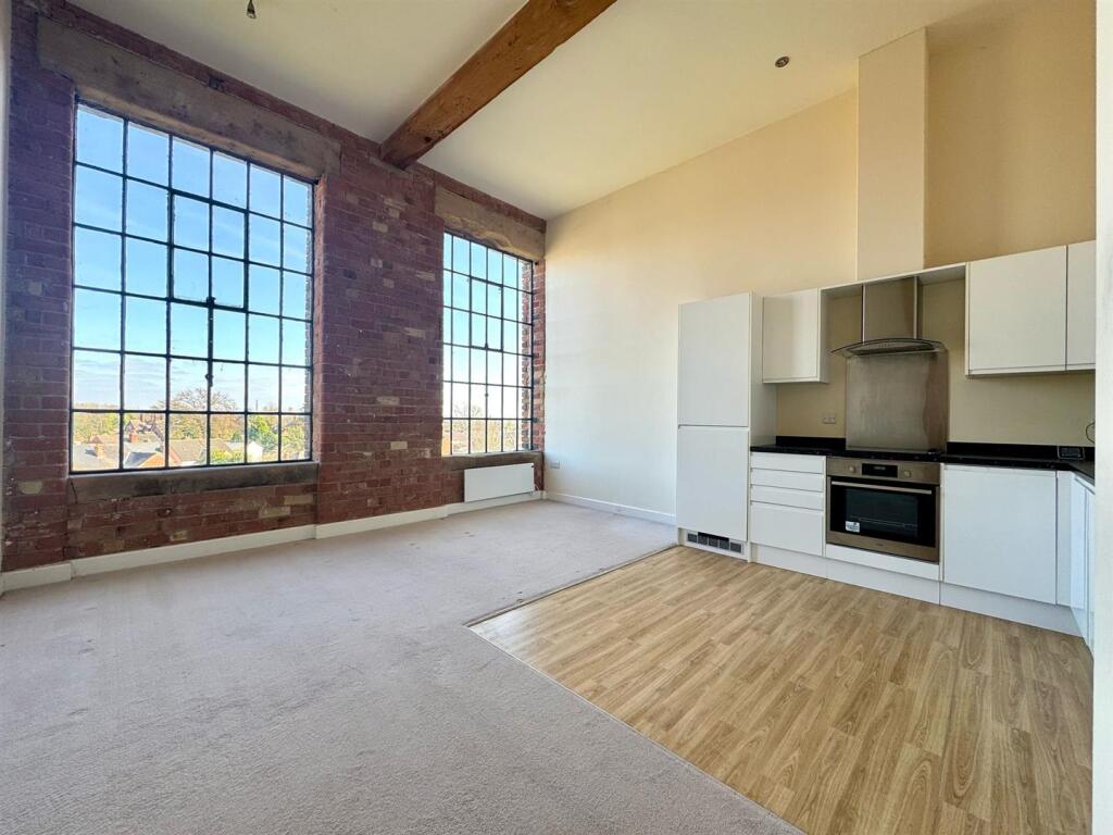 lounge pic 3.jpeg
