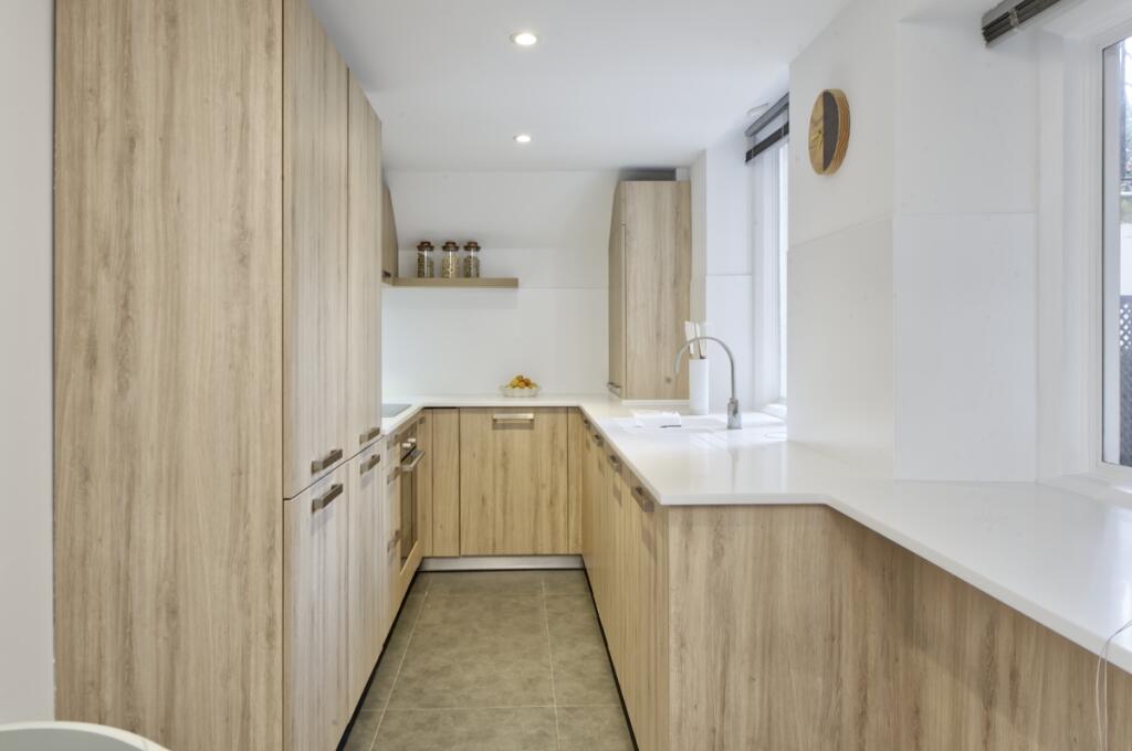 6@27 lennox garde...