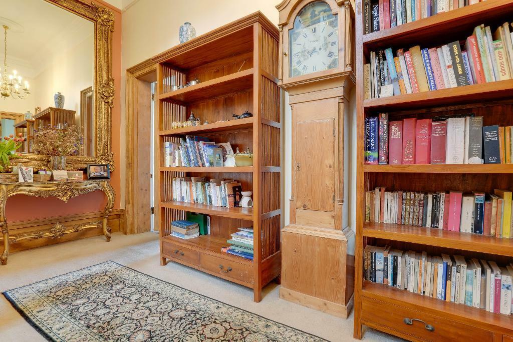 Entrance hall to drawing room