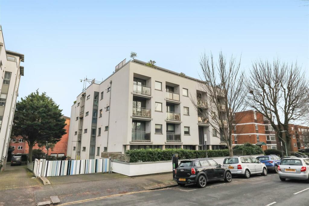 Palmeria Avenue